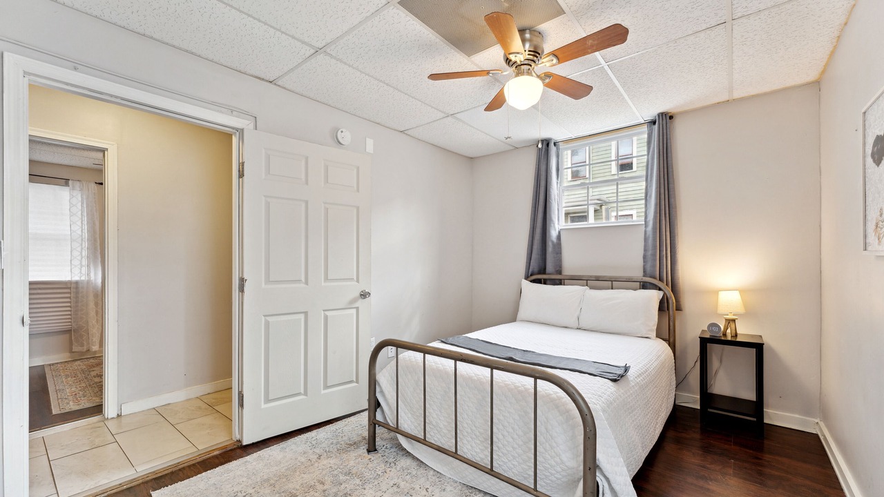 Photo of Bedroom in Savannah Victorian District