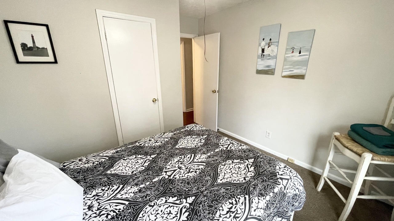 Photo of Bedroom in Whitemarsh Island