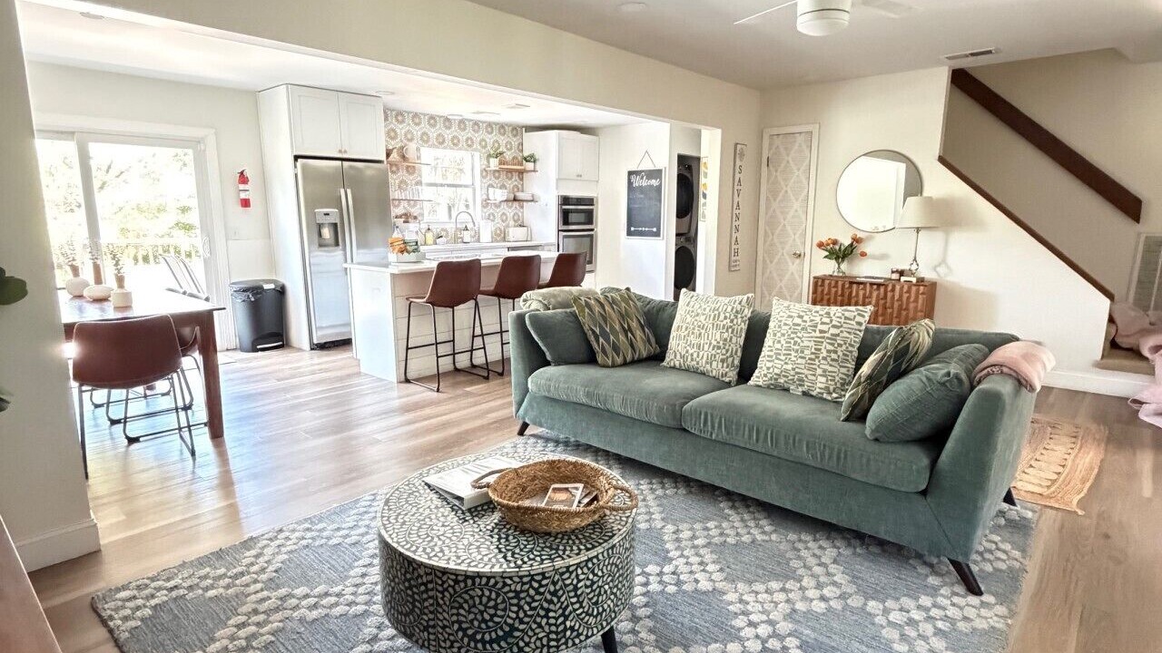 Photo of Livingroom in Whitemarsh Island