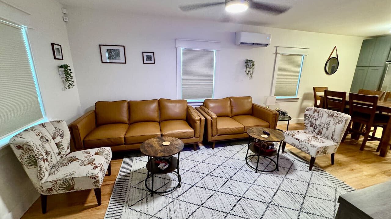 Photo of Livingroom in Uptown