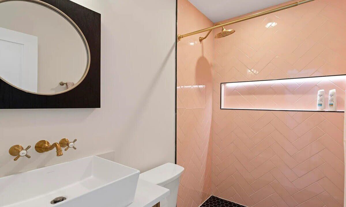 Photo of Bathroom in Cannonborough Elliotborough