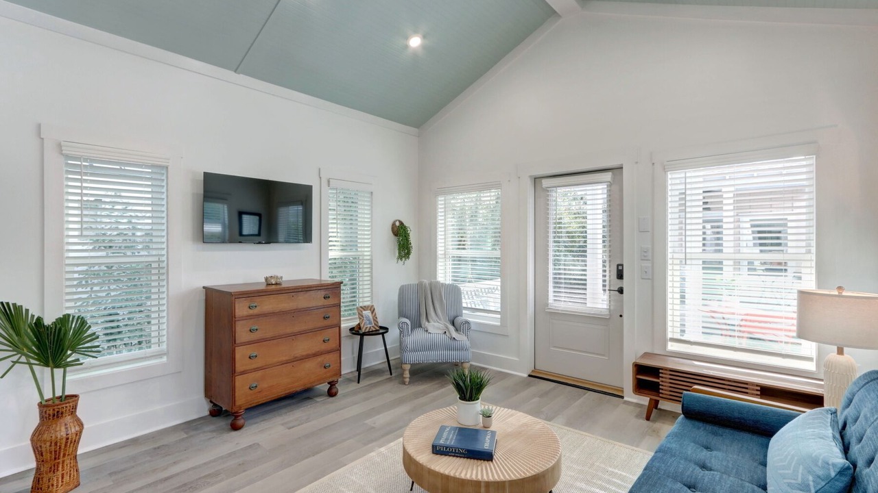 Photo of Livingroom in Thunderbolt