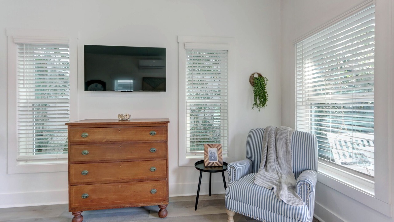 Photo of Livingroom in Thunderbolt