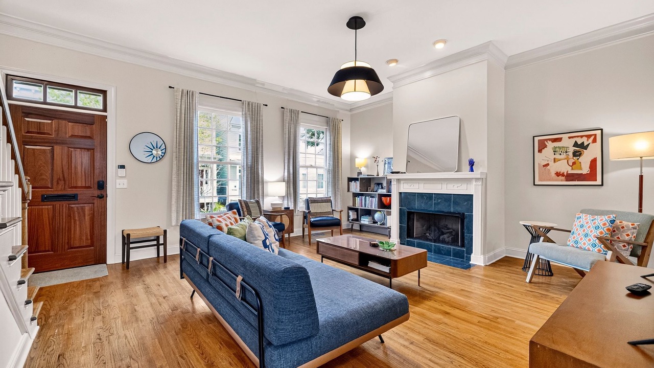 Photo of Livingroom in Beach Institute