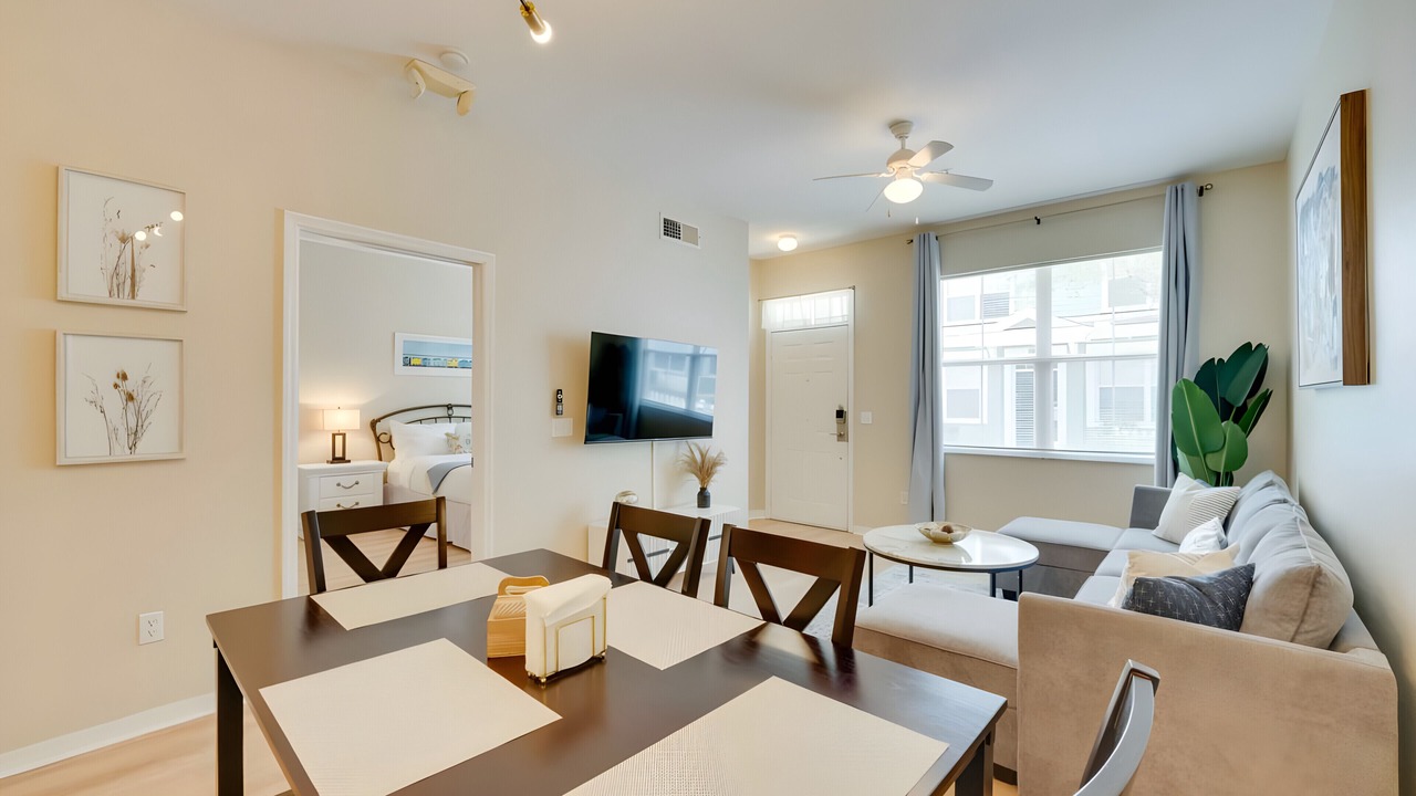 Photo of Livingroom in Venetian Bay Villages