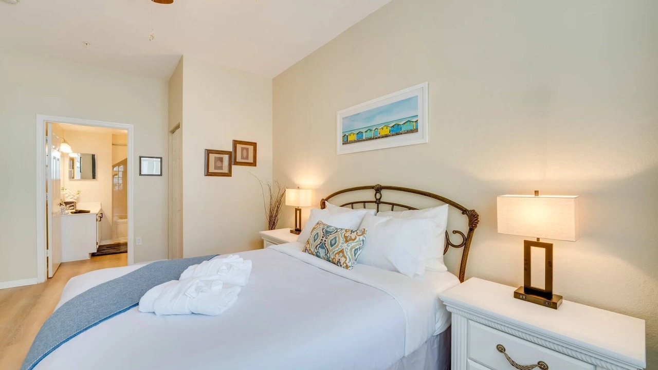Photo of Bedroom in Venetian Bay Villages