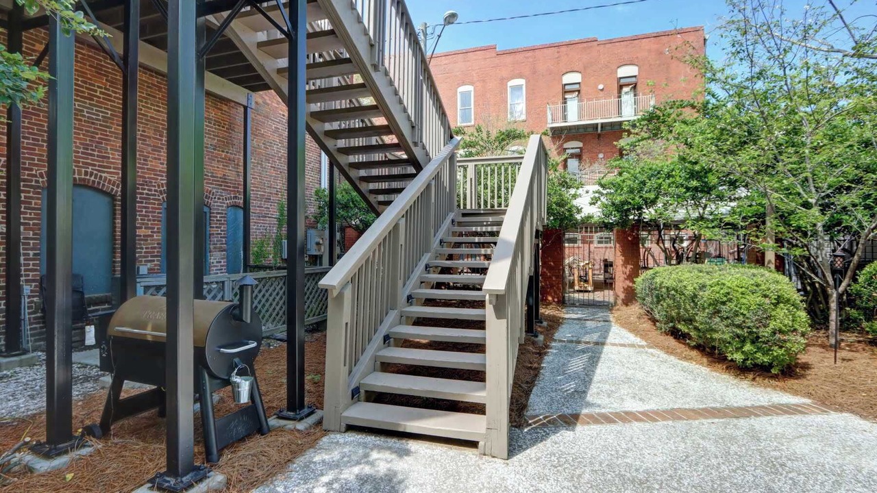 Photo of Outdoor in Old West Broad Neighborhood