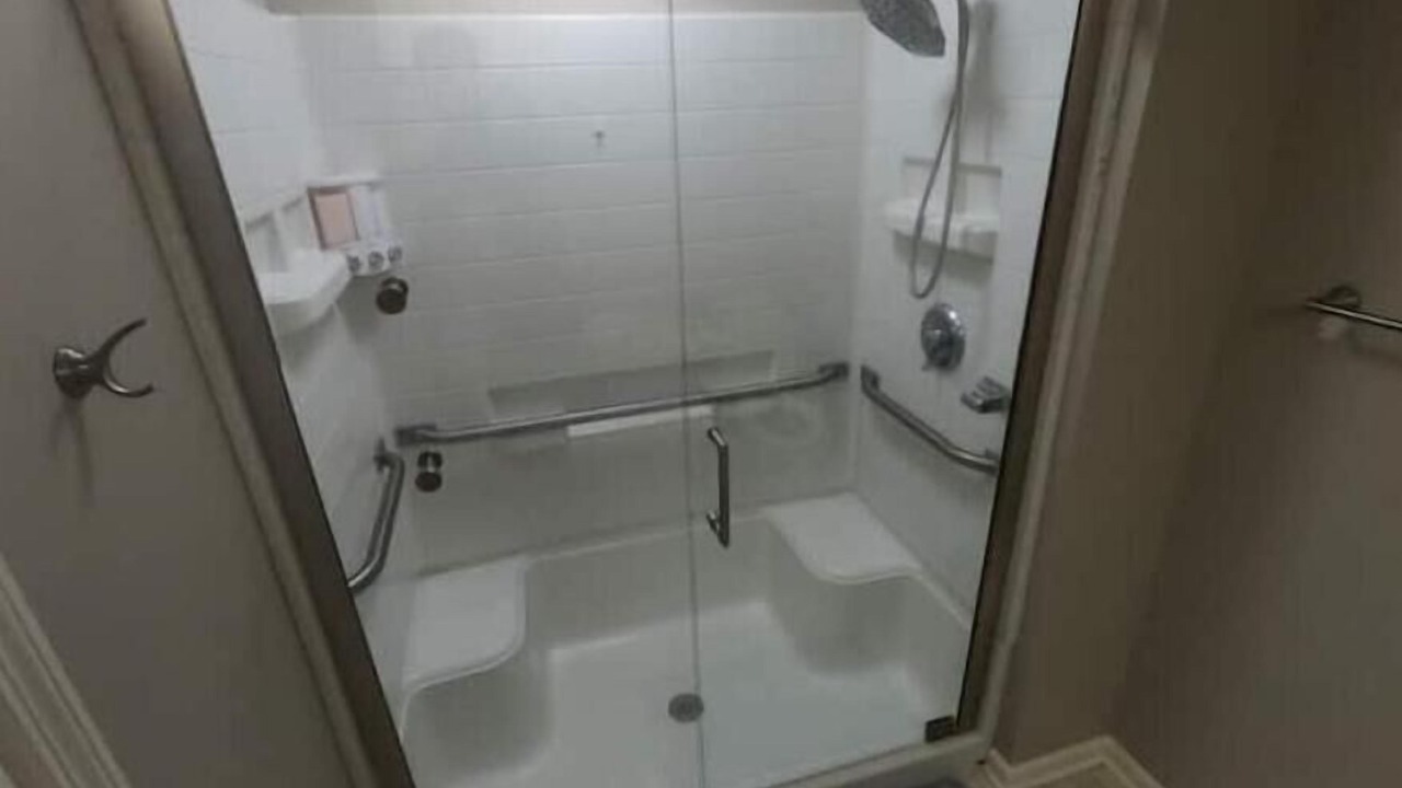Photo of Bathroom in Whitemarsh Island