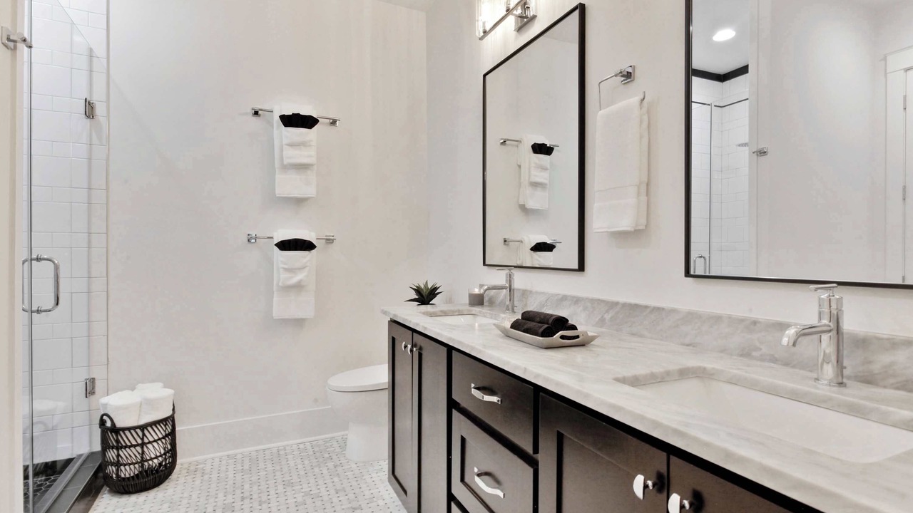Photo of Bathroom in Savannah Victorian District