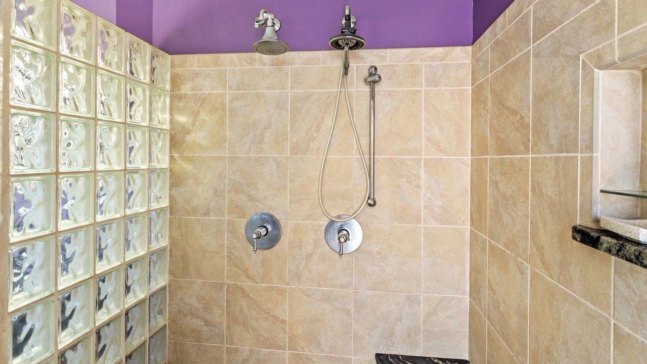 Photo of Bathroom in Manteo