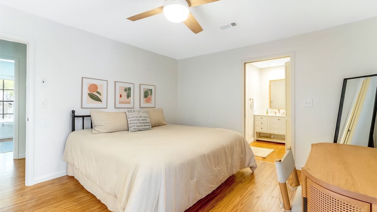 Photo of Bedroom in Ocean Ridge