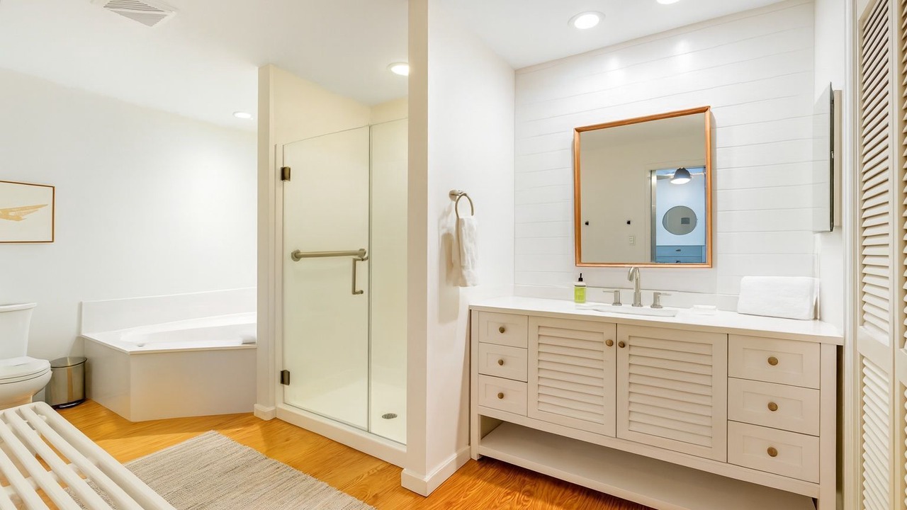 Photo of Bathroom in Ocean Ridge