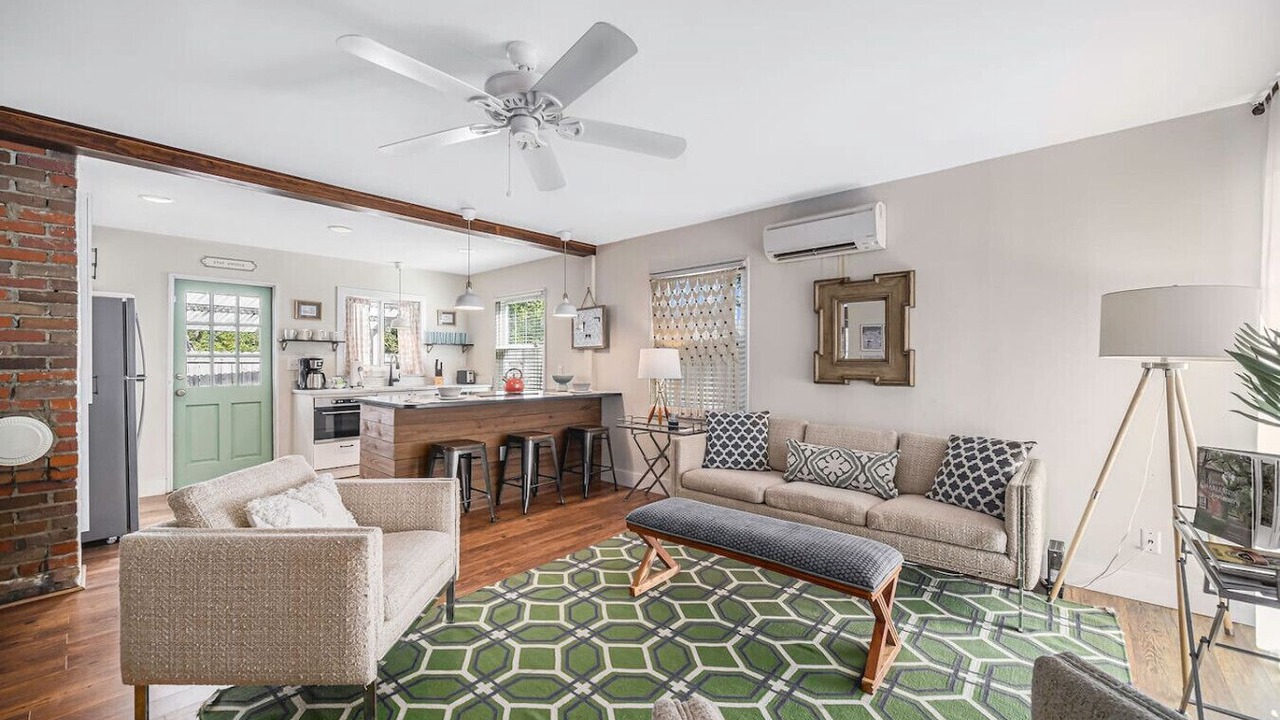 Photo of Livingroom in Mount Pleasant
