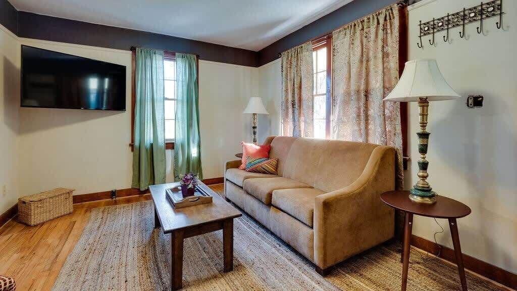 Photo of Livingroom in Savannah