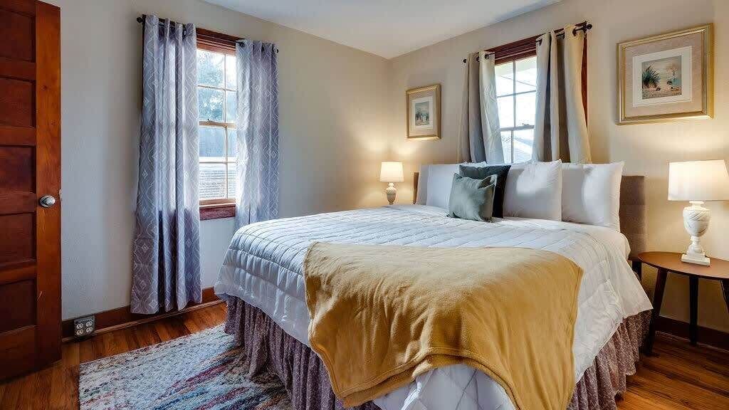 Photo of Bedroom in Savannah