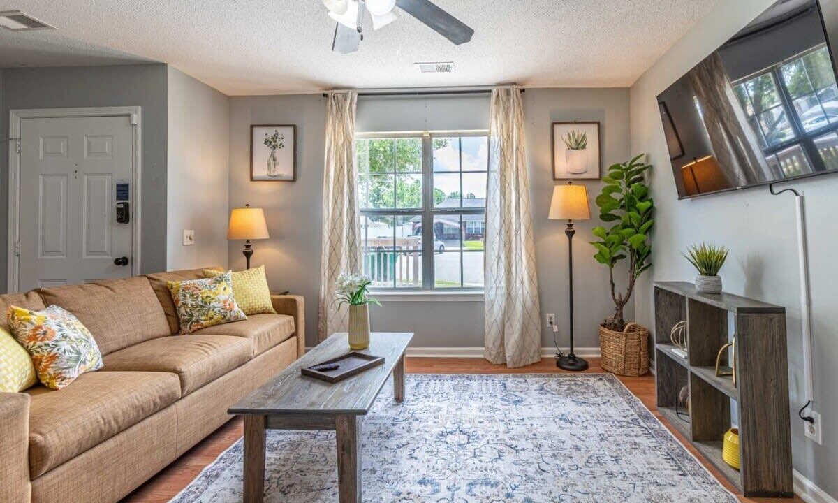 Photo of Livingroom in Pooler