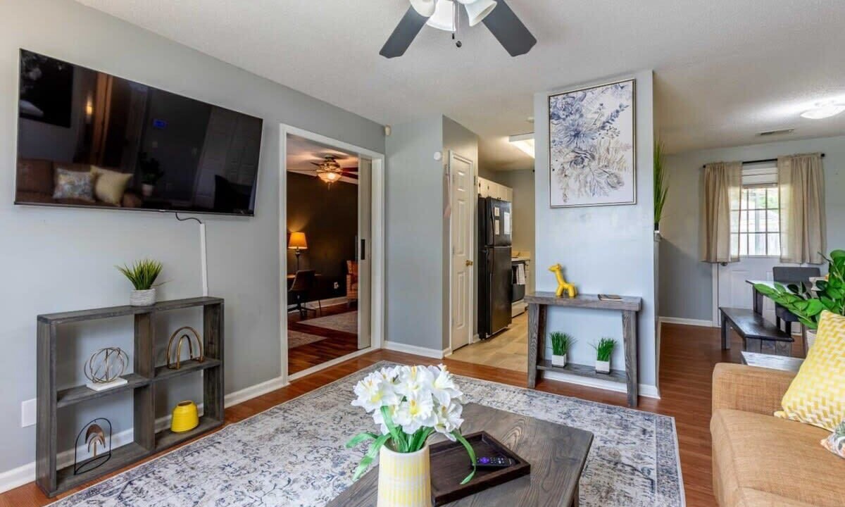 Photo of Livingroom in Pooler