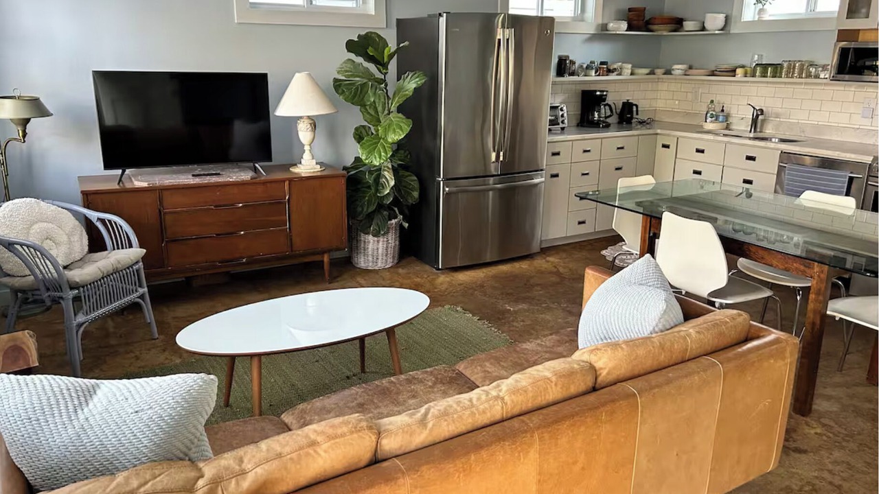 Photo of Livingroom in Westside