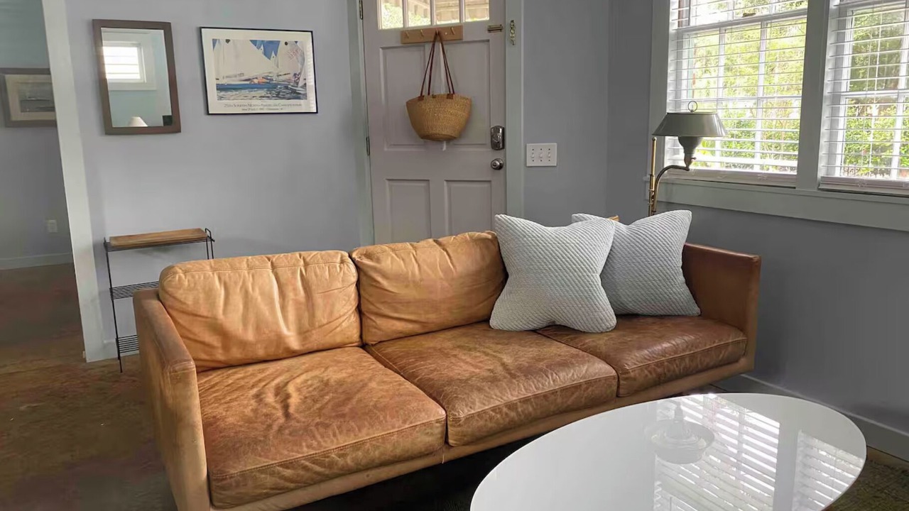 Photo of Livingroom in Westside