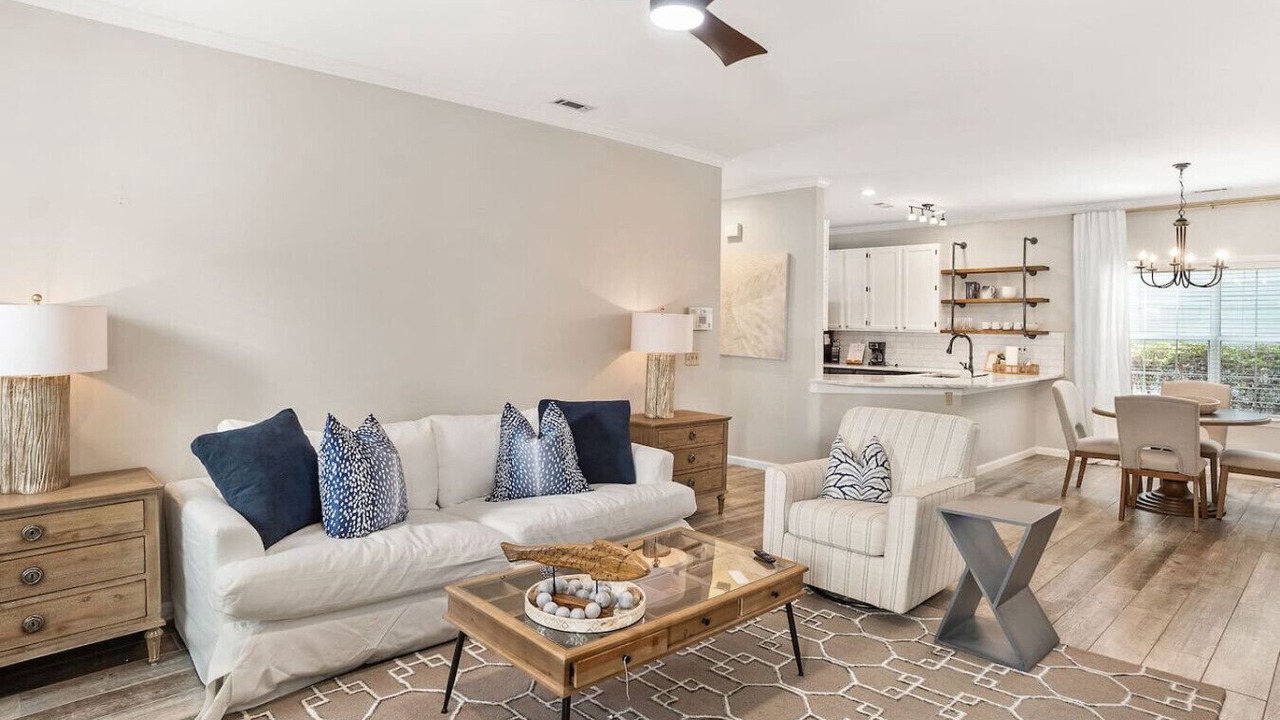 Photo of Livingroom in Port Royal Landing