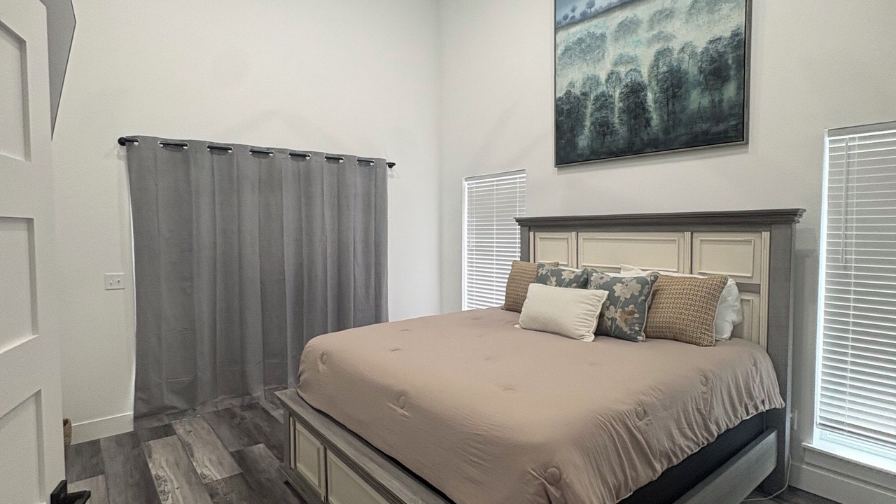 Photo of Bedroom in Clinton