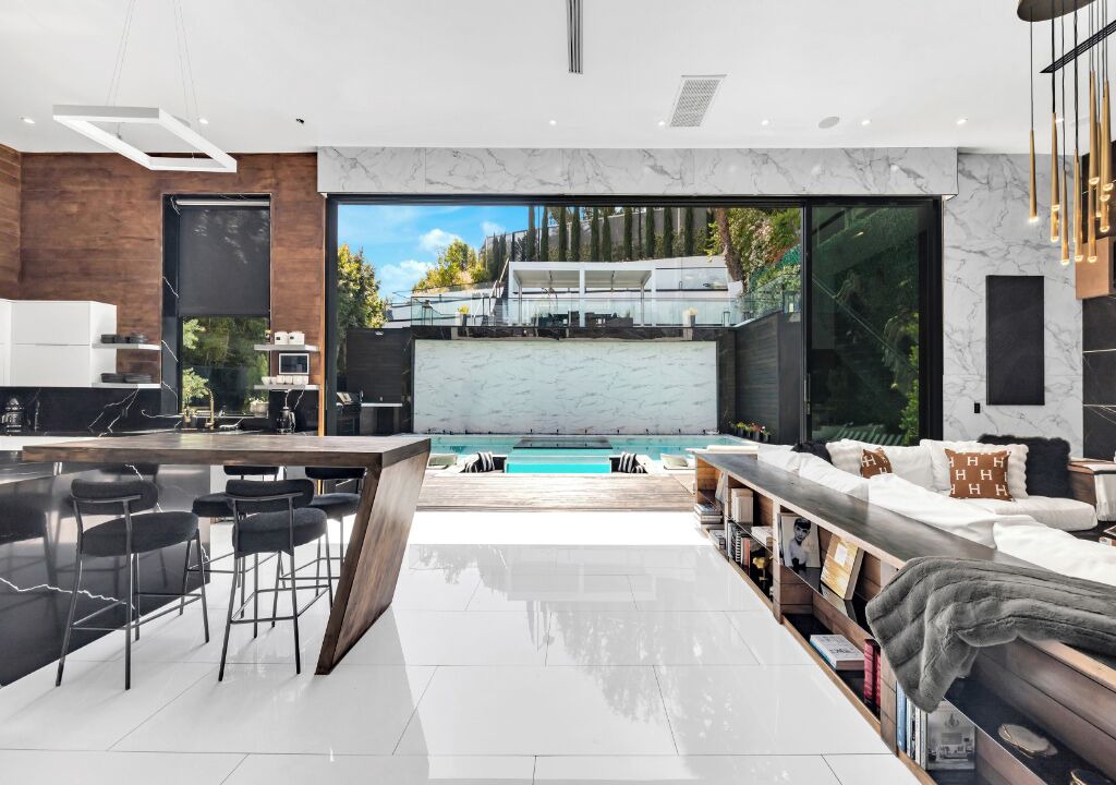 Photo of Others in Hollywood Hills West
