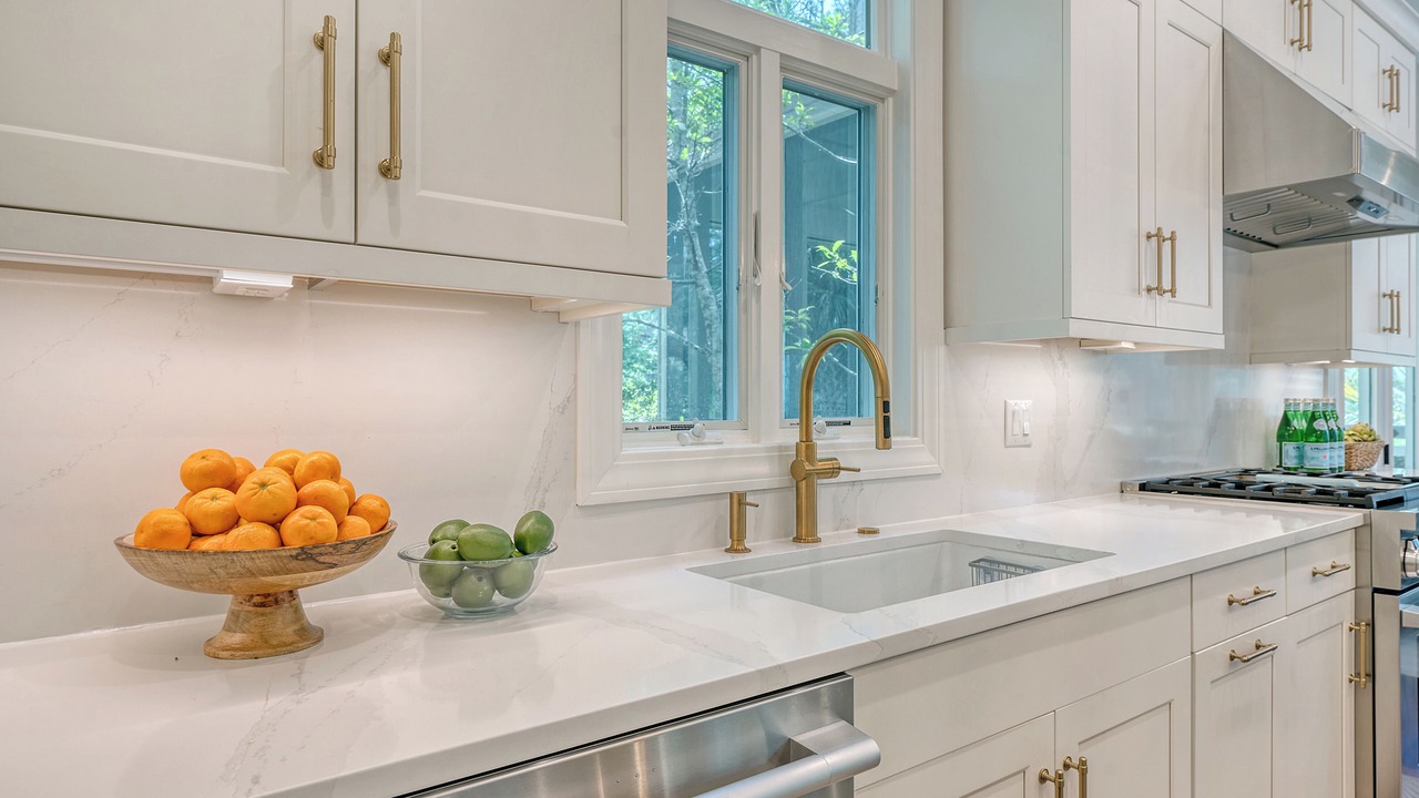Photo of Kitchen in Vanderhorst Plantation