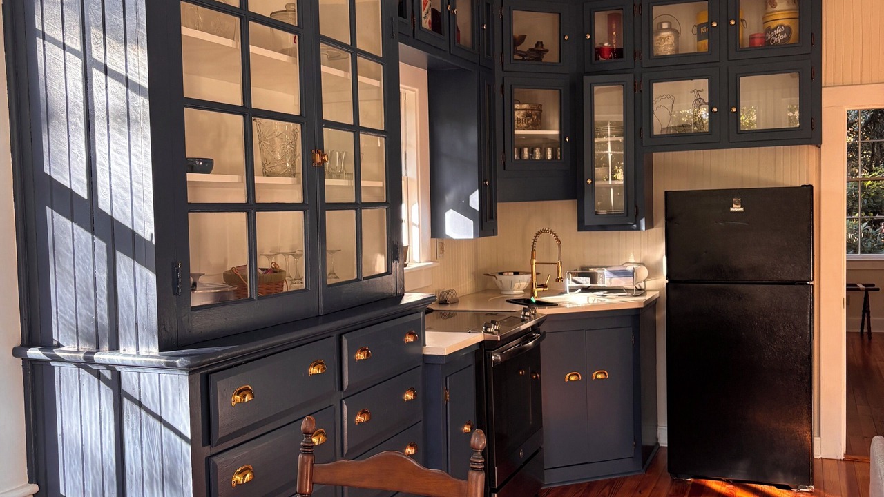 Photo of Kitchen in Summerville Historic District