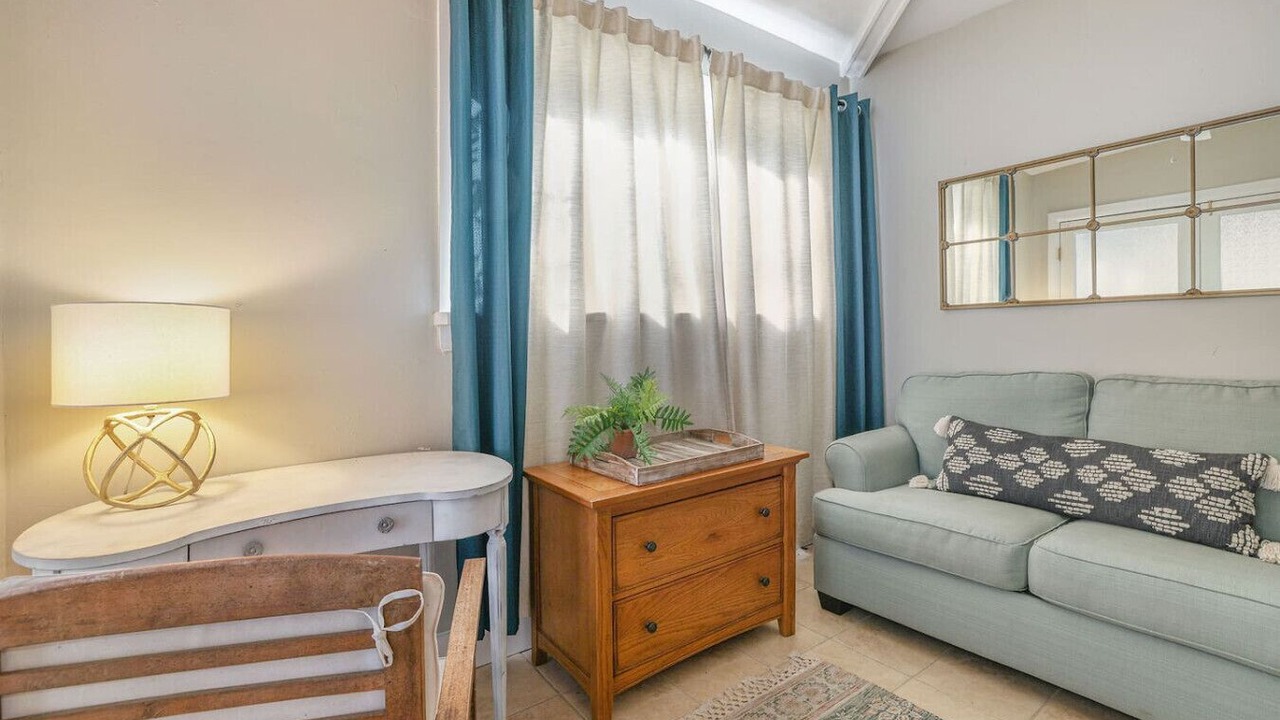 Photo of Livingroom in Mount Pleasant