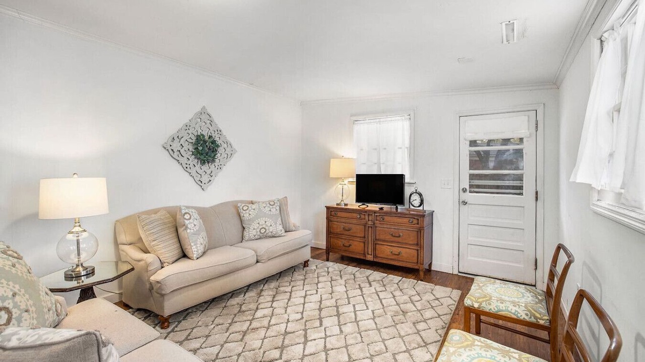 Photo of Livingroom in Mount Pleasant