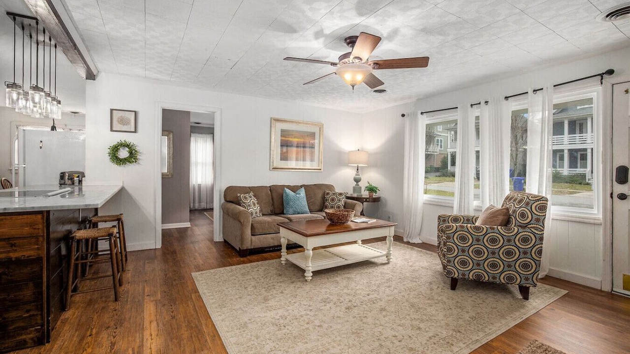 Photo of Livingroom in Mount Pleasant