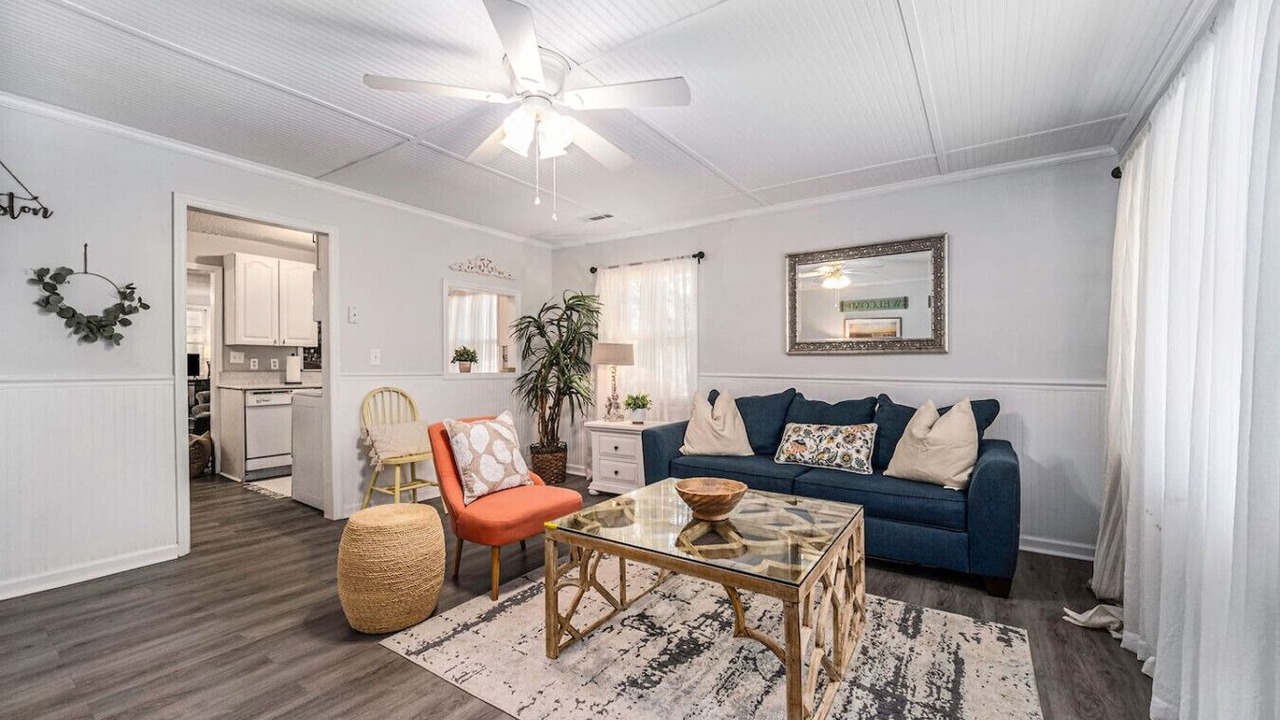 Photo of Livingroom in Mount Pleasant