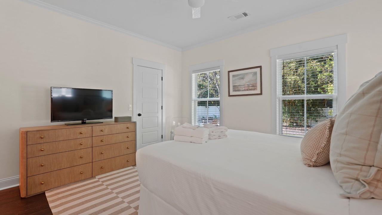 Photo of Bedroom in Isle of Hope Historic District
