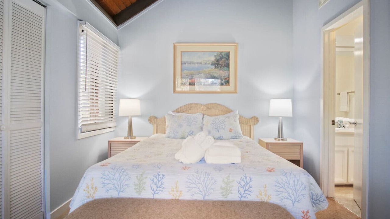 Photo of Bedroom in Night Heron