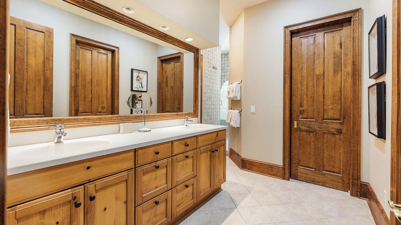 Photo of Bathroom in Vanderhorst Plantation