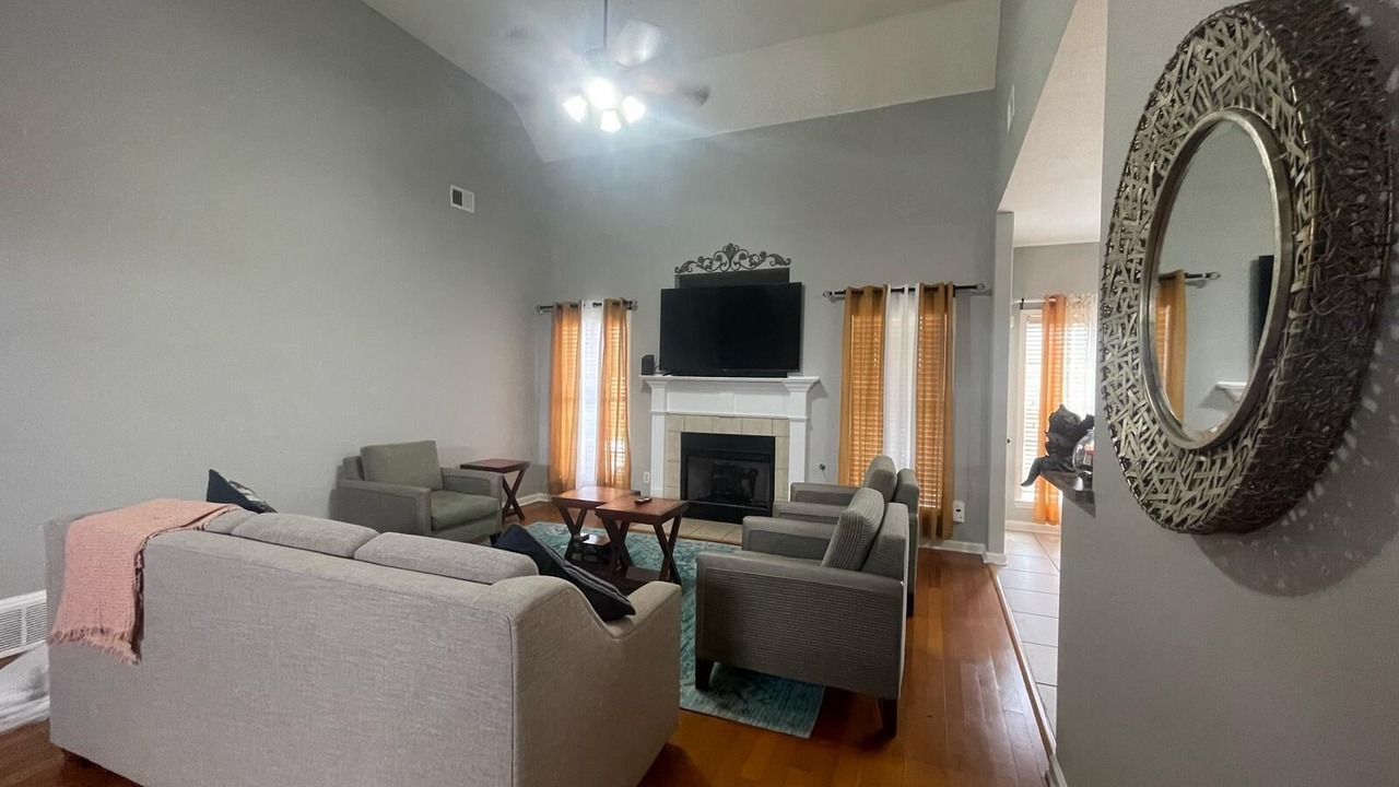 Photo of Livingroom in Snowden District