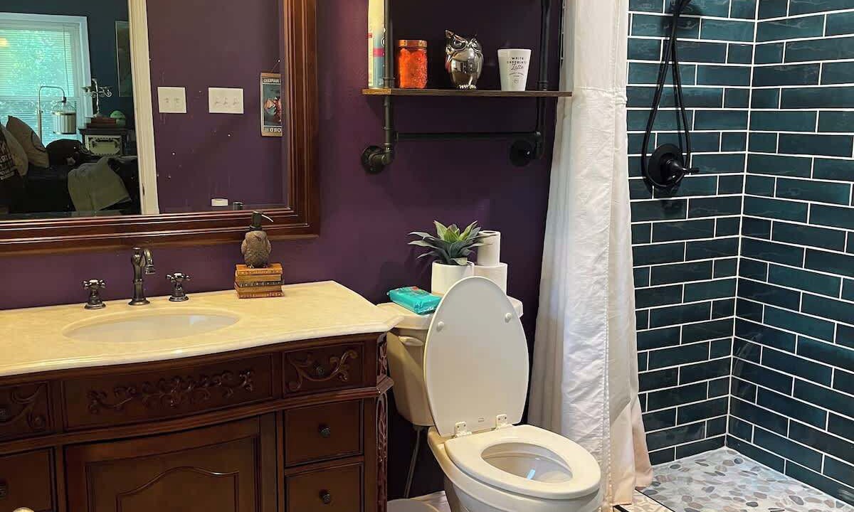 Photo of Bathroom in Highlands - Perkins