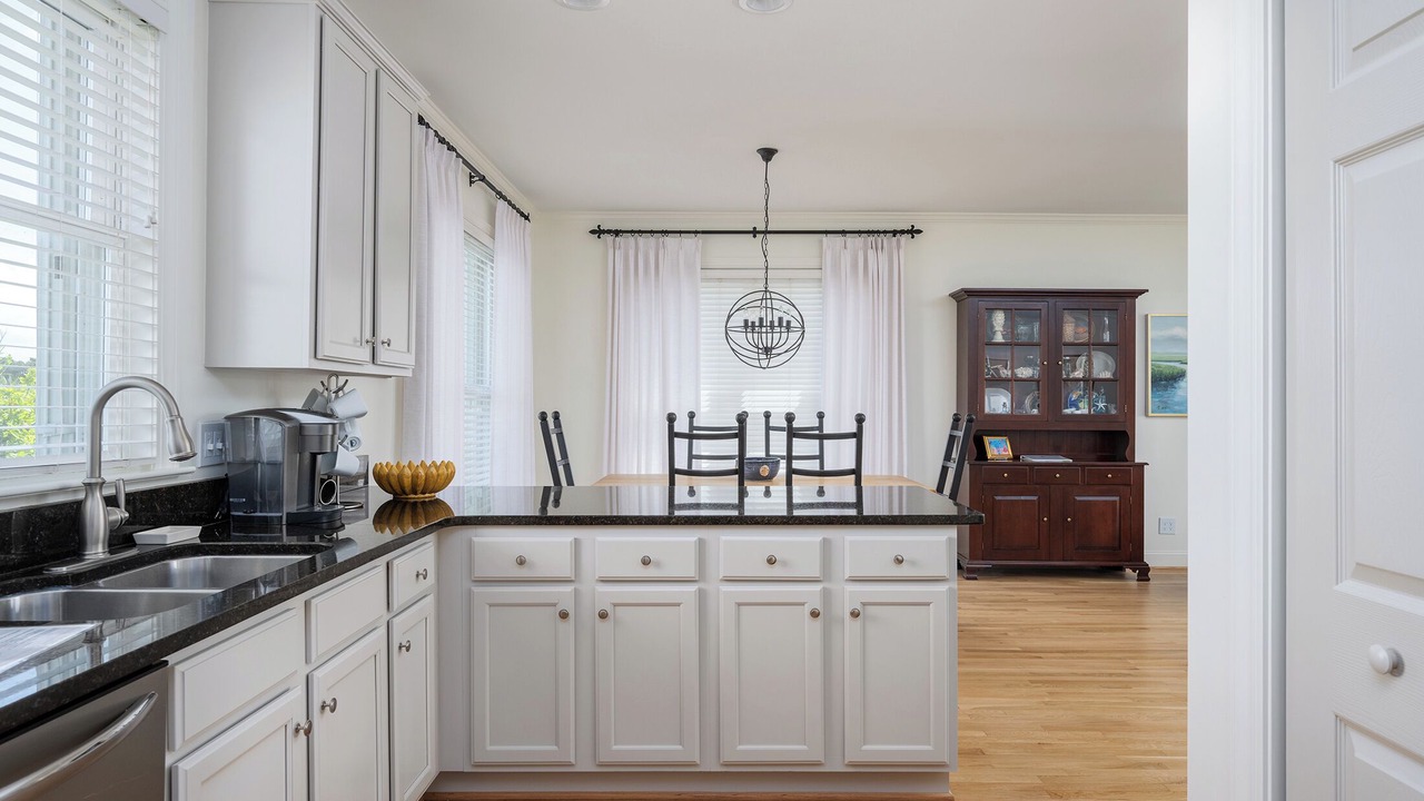 Photo of Kitchen in Oceanmarsh Subdivision