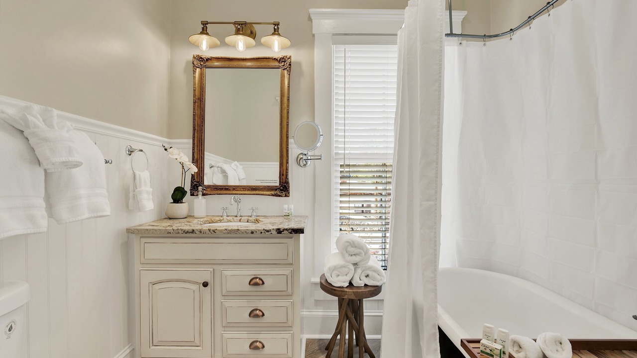 Photo of Bathroom in Metropolitan