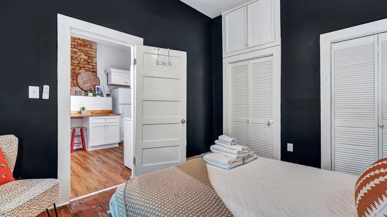 Photo of Bedroom in Savannah Victorian District