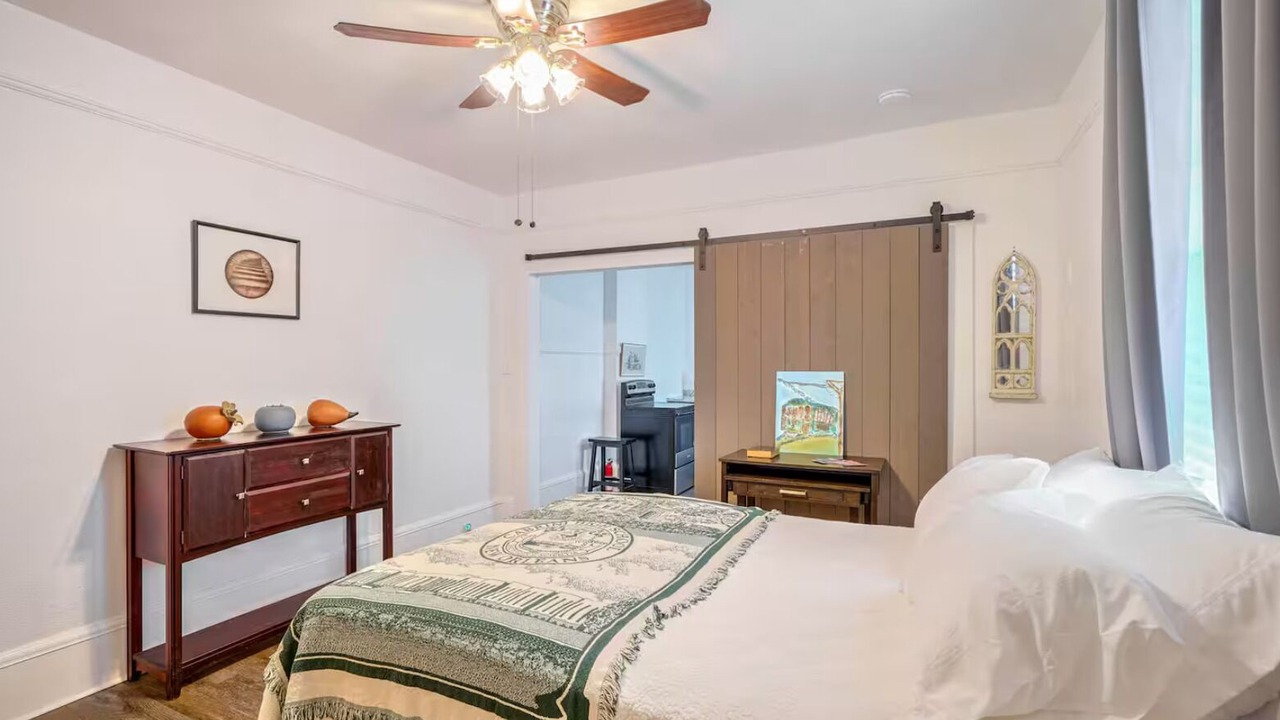 Photo of Bedroom in Mid-City