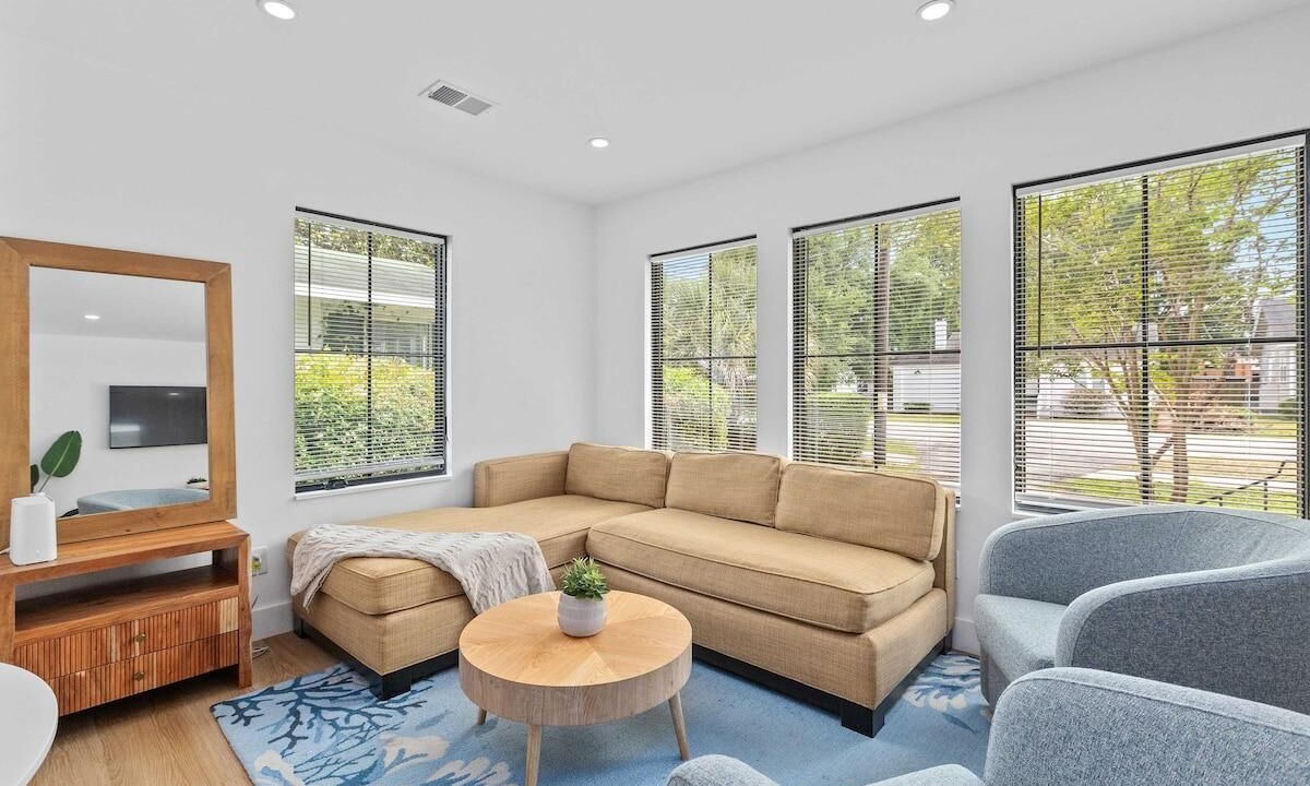 Photo of Livingroom in West Ashley