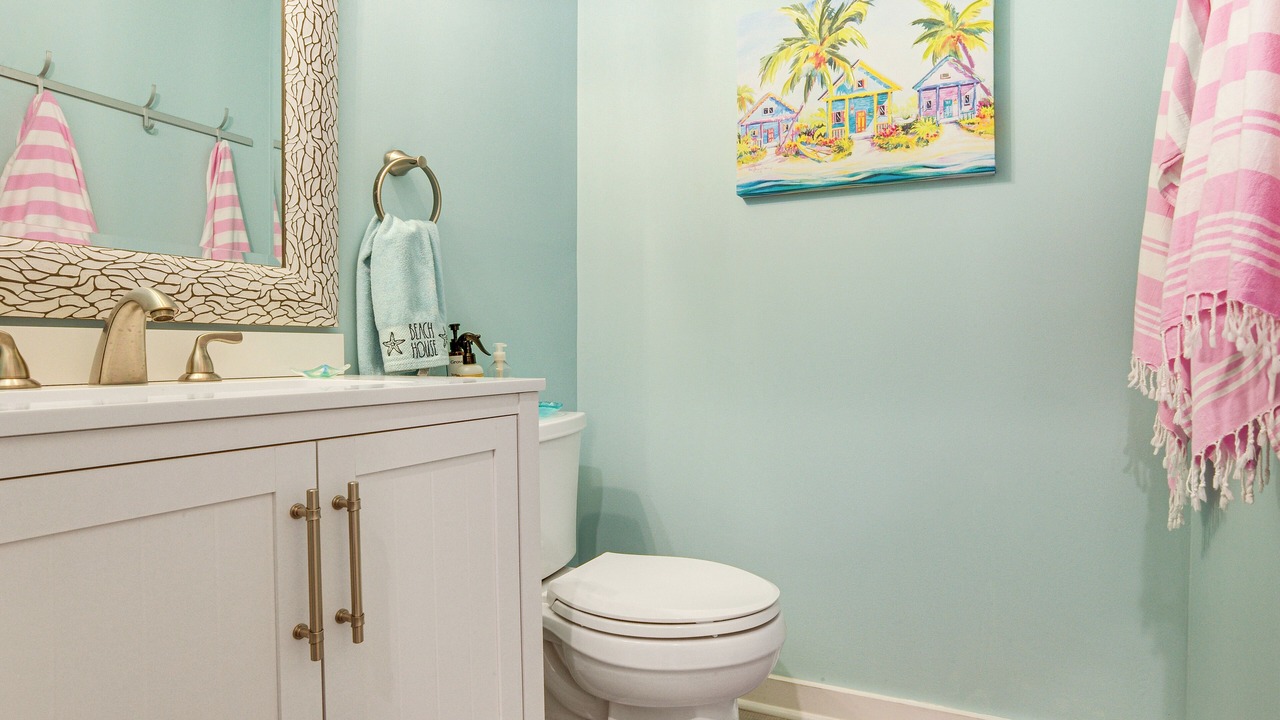Photo of Bathroom in Oceanmarsh Subdivision