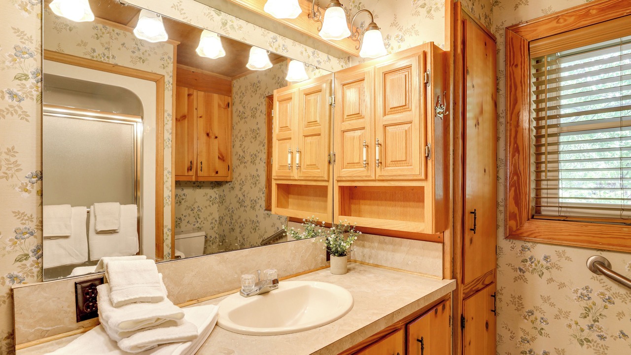 Photo of Bathroom in Green Pond