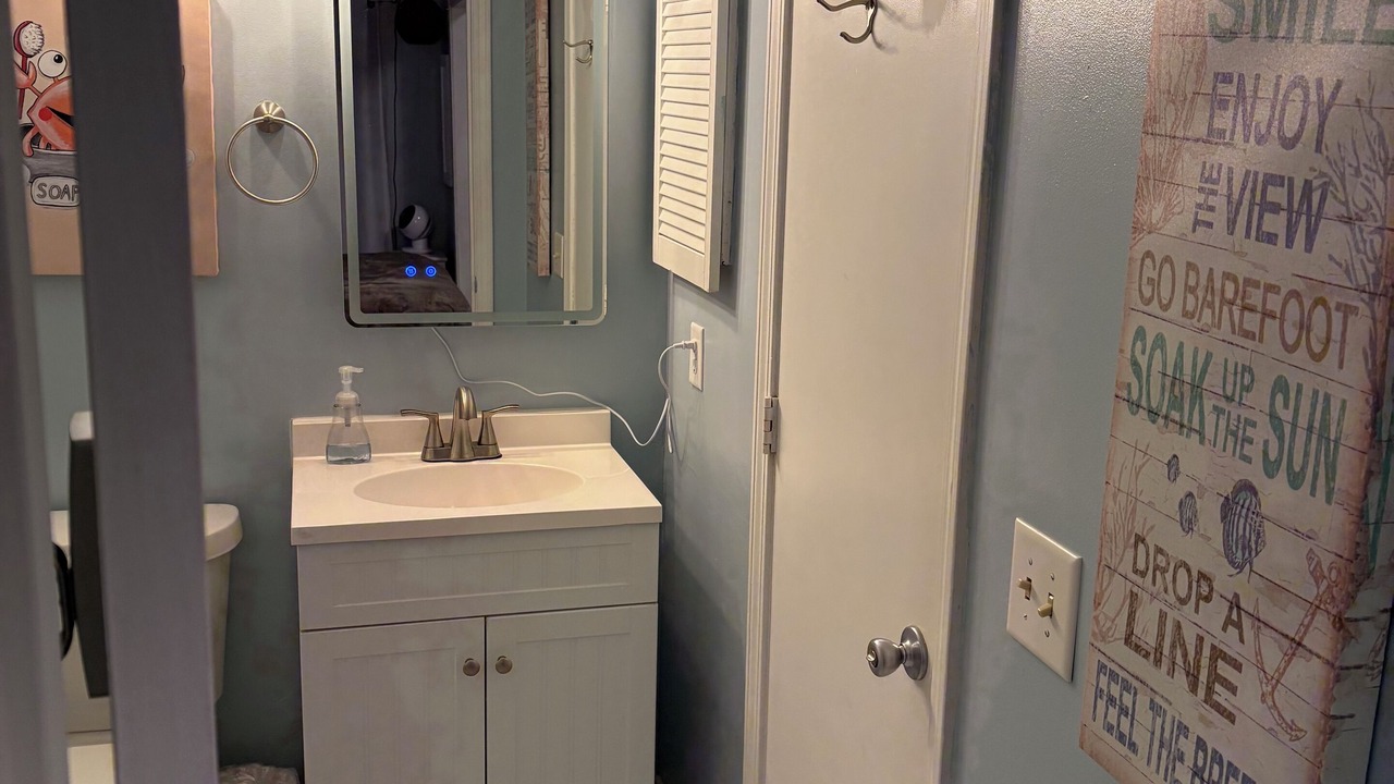 Photo of Bathroom in Folly Field