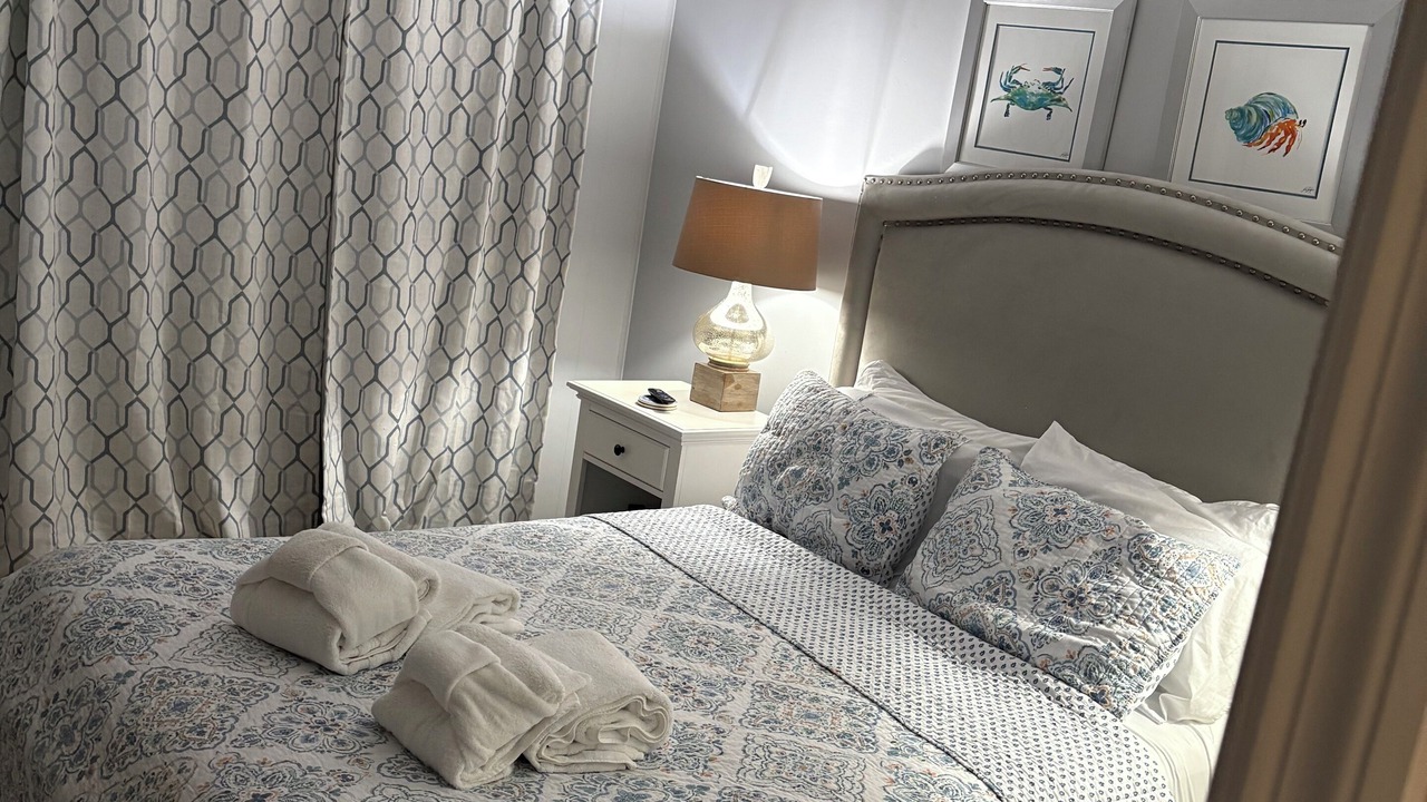 Photo of Bedroom in Folly Field