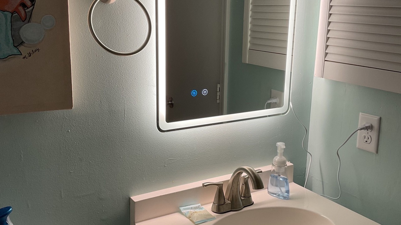 Photo of Bathroom in Folly Field