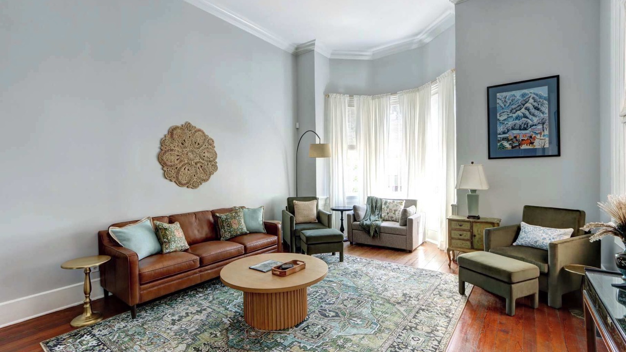 Photo of Livingroom in Savannah Victorian District