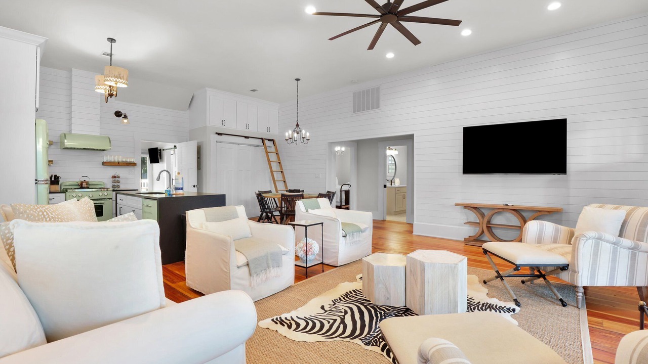Photo of Livingroom in Thunderbolt