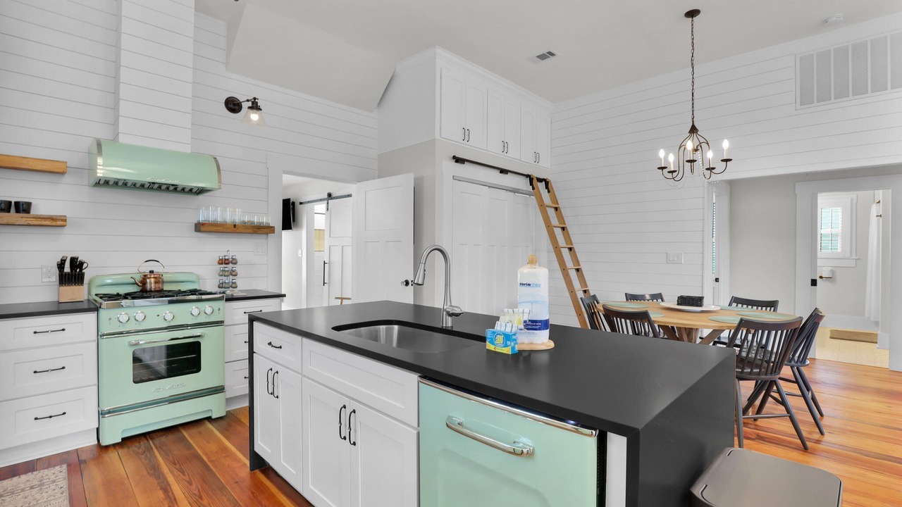 Photo of Kitchen in Thunderbolt